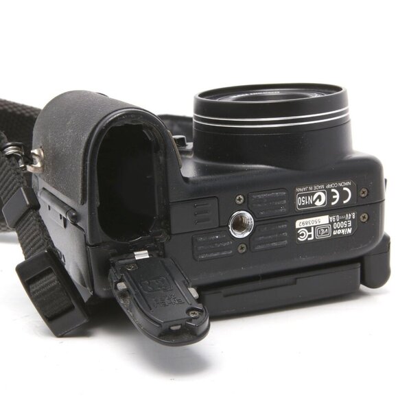 Vintage Nikon Coolpix 5000 5MP Digital Camera Swivel LCD Y2K Video Photography - Picture 8 of 14